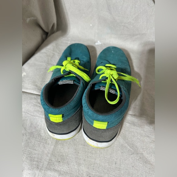 Suede Volcom sneakers good used condition side 11 men’s - Picture 3 of 10